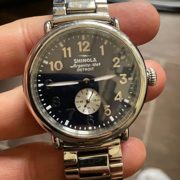 Runwell Sub Second 41mm Silver Bracelet – Rooster Runwell Sub Second
Silver Bracelet
Midnight Blue